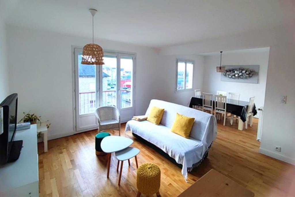 Appartement 76M2 Lumineux Centre Ville Garage Prive 3Ieme Etage Sans Ascenseur Fougères Eksteriør billede