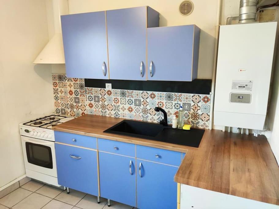 Appartement 76M2 Lumineux Centre Ville Garage Prive 3Ieme Etage Sans Ascenseur Fougères Eksteriør billede